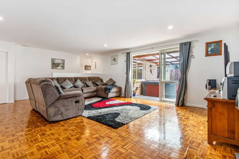 Photo of property in 11a Dianne Louise Drive, Half Moon Bay, Auckland, 2012