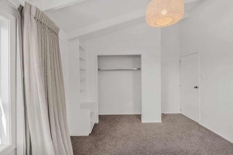 Photo of property in 11 Leander Place, Milson, Palmerston North, 4414