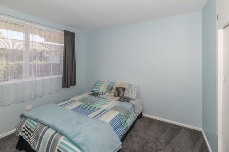 Photo of property in 7 Saunders Place, Redwood, Christchurch, 8051