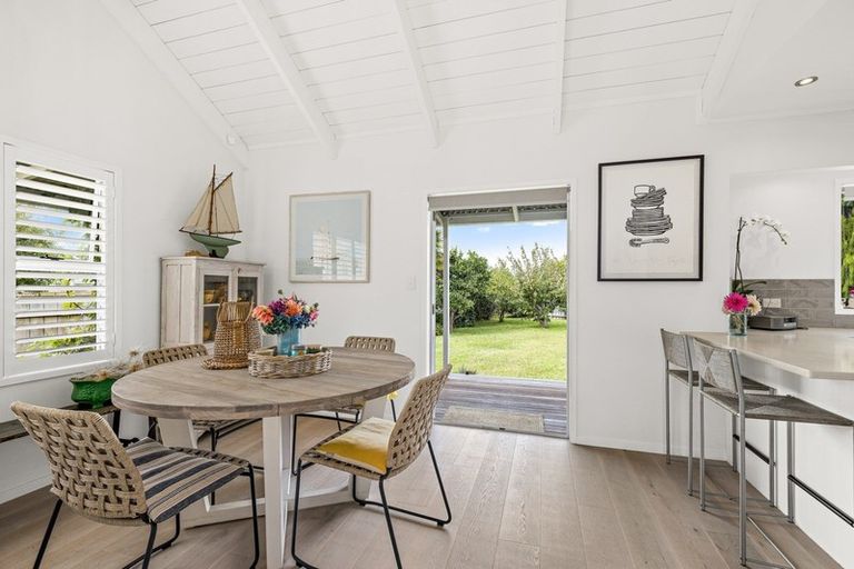 Photo of property in 12 Waimanu Place, Point Wells, Warkworth, 0986