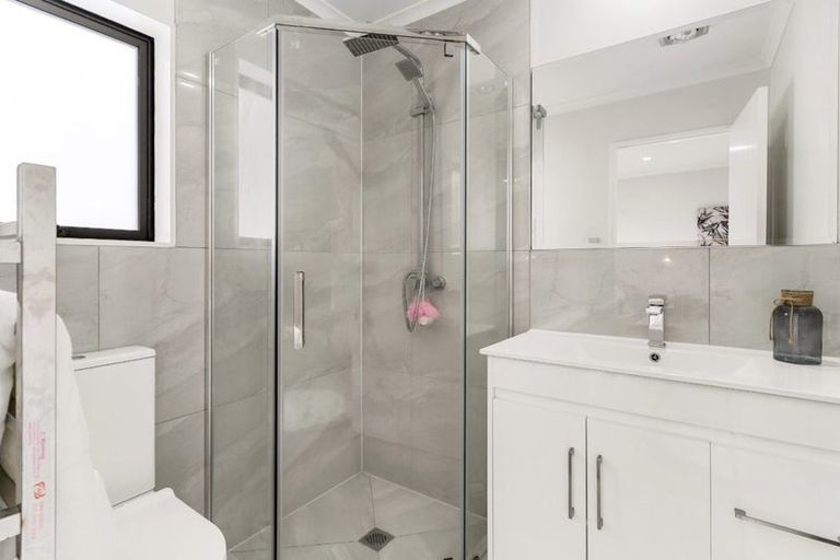 Photo of property in 33 Koroheke Road, Takanini, 2110