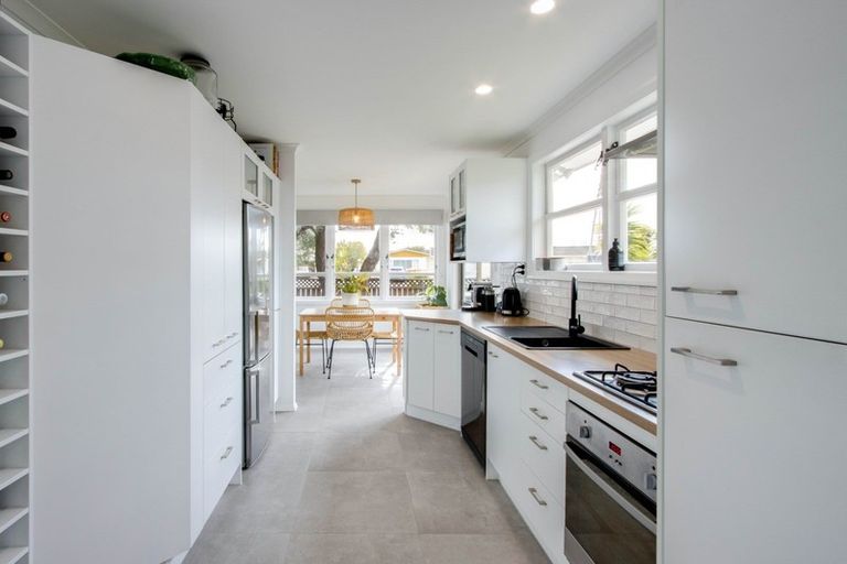 Photo of property in 1 Jellicoe Place, Tamatea, Napier, 4112