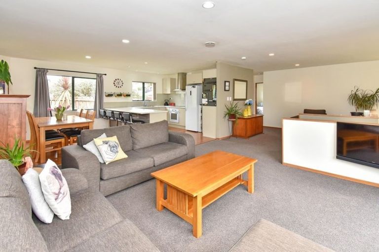 Photo of property in 1/10 Hilltop Road, Clover Park, Auckland, 2019