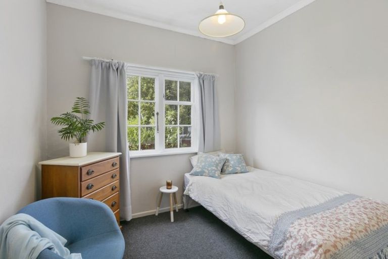 Photo of property in 16 Hathaway Avenue, Karori, Wellington, 6012