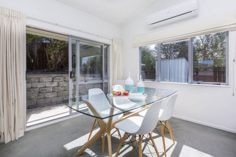 Photo of property in 4 Ronald Scott Grove, Riverstone Terraces, Upper Hutt, 5018