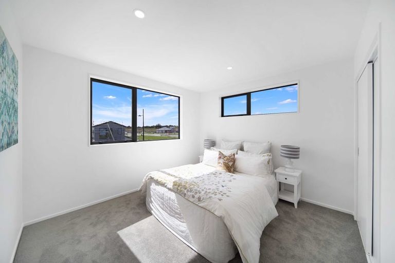 Photo of property in 13 Korowhiti Road, Clarks Beach, 2122