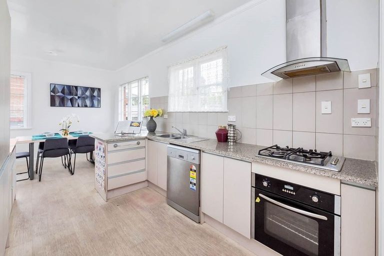 Photo of property in 7 Griffen Park Road, Mount Roskill, Auckland, 1041