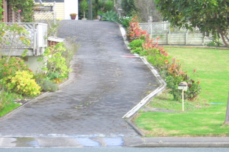 Photo of property in 13a William Bayes Place, Red Beach, 0932