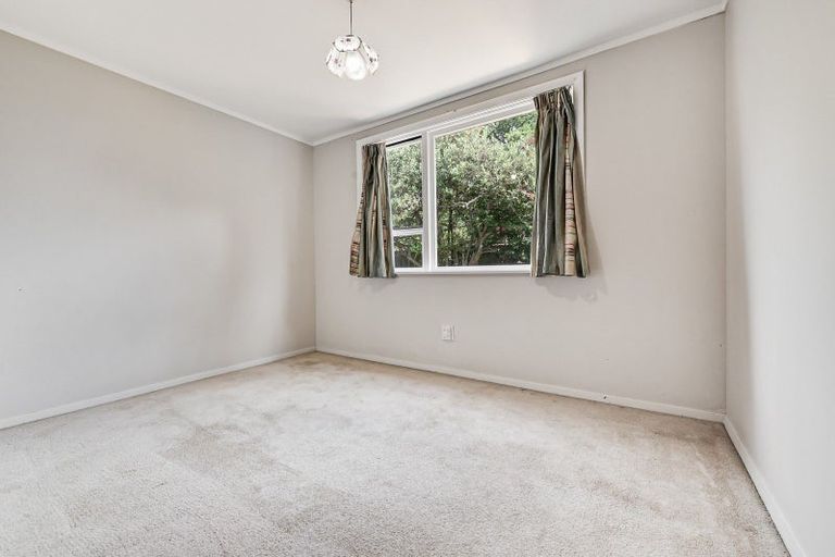 Photo of property in 6 Pickering Crescent, Chedworth, Hamilton, 3210