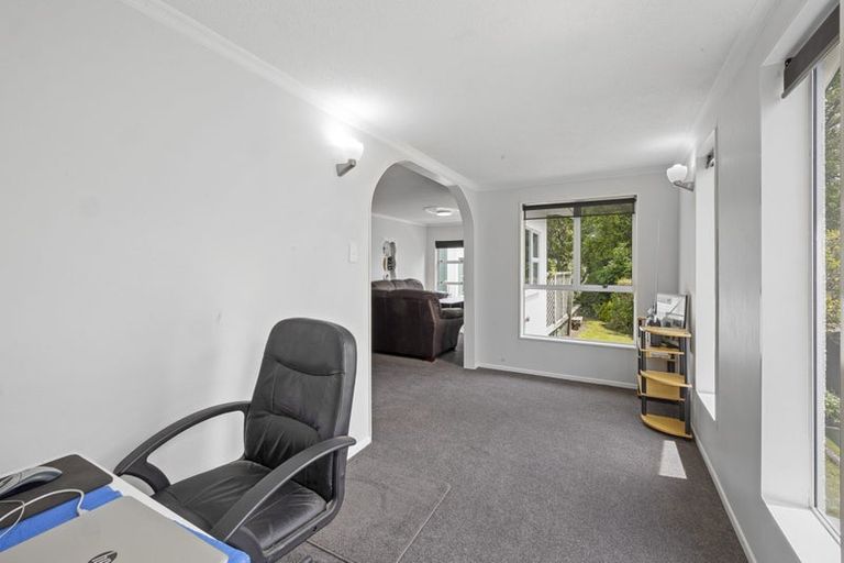 Photo of property in 14 Peace Avenue, Moturoa, New Plymouth, 4310