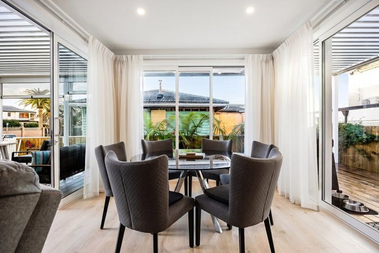 Photo of property in 63 Milford Road, Milford, Auckland, 0620