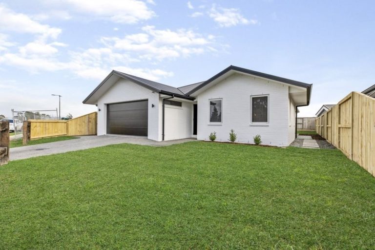Photo of property in 5 Hanlow Place, Pyes Pa, Tauranga, 3112