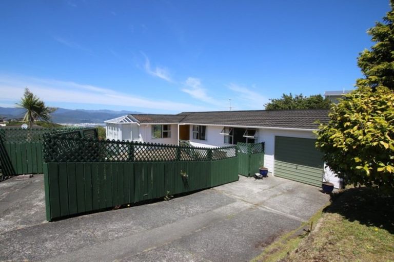 Photo of property in 3 Acacia Avenue, Maungaraki, Lower Hutt, 5010