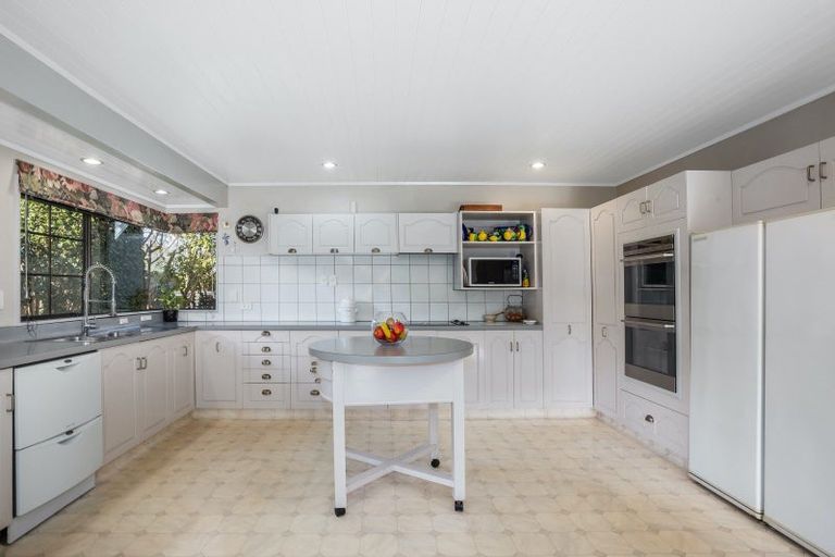 Photo of property in 23 Rawene Street, Waikanae, 5036