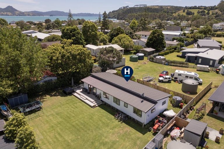 Photo of property in 8 Voyager Place, Cooks Beach, Whitianga, 3591