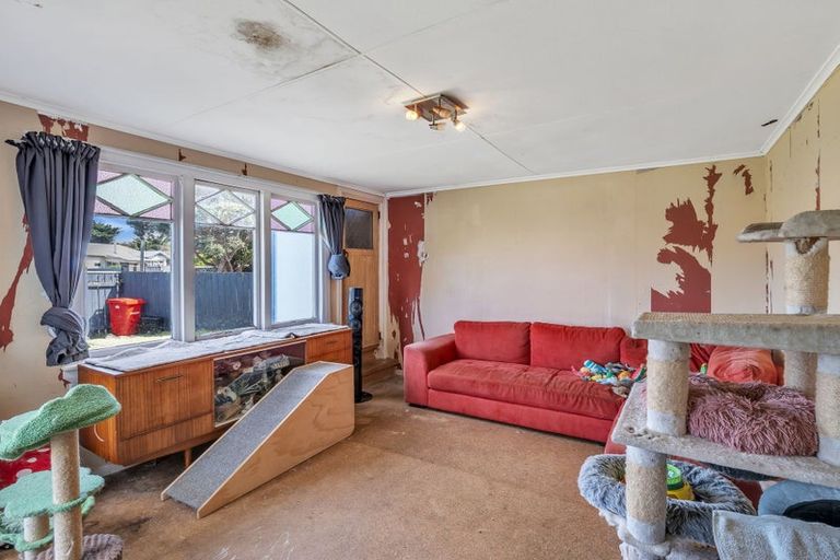 Photo of property in 2 Waitai Street, Castlecliff, Whanganui, 4501