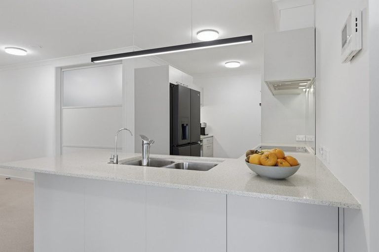 Photo of property in 73 Parkside Drive, Orewa, 0931