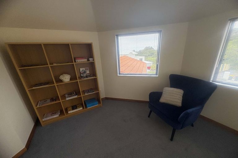 Photo of property in 19 George Gee Drive, Korokoro, Lower Hutt, 5012