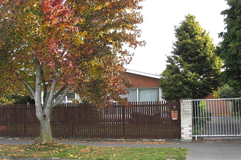 Photo of property in 39 Maidstone Road, Ilam, Christchurch, 8041