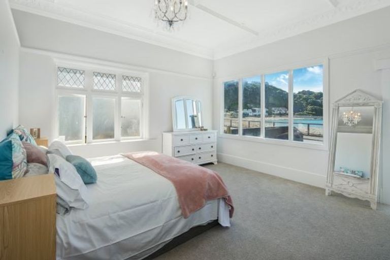 Photo of property in 72 Owhiro Bay Parade, Owhiro Bay, Wellington, 6023