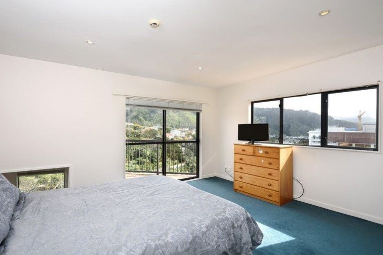 Photo of property in Terrace Tower Apartments, 126p4a The Terrace, Wellington Central, Wellington, 6011