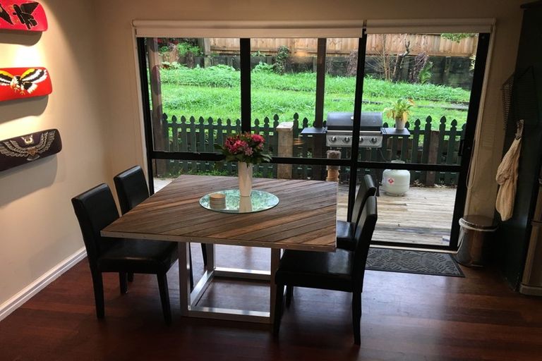 Photo of property in 15 Van Dyke Place, West Harbour, Auckland, 0618