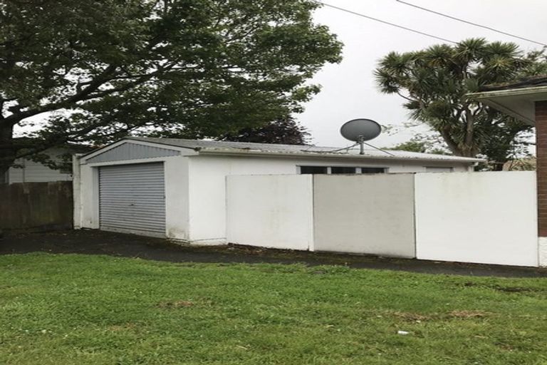 Photo of property in 1 Brown Grove, Fairfield, Lower Hutt, 5011