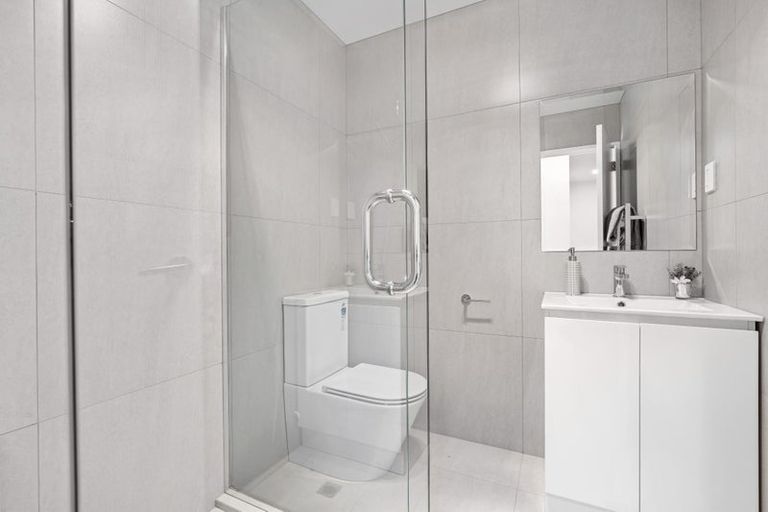 Photo of property in 6d Buisson Glade, West Harbour, Auckland, 0618