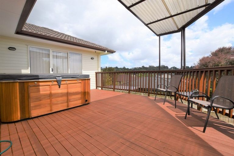 Photo of property in 23 Leafield Crescent, Henderson, Auckland, 0612
