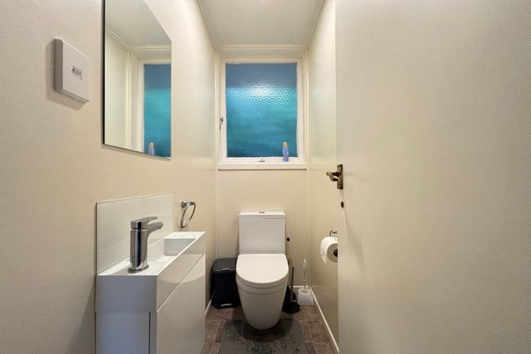 Photo of property in 18 Karachi Crescent, Khandallah, Wellington, 6035