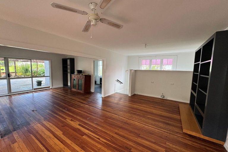 Photo of property in 80 Woodglen Road, Glen Eden, Auckland, 0602