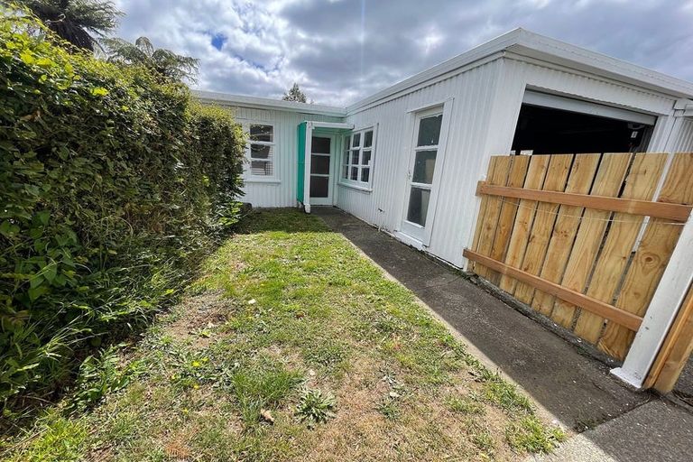 Photo of property in 4 Gibbs Crescent, Wainuiomata, Lower Hutt, 5014