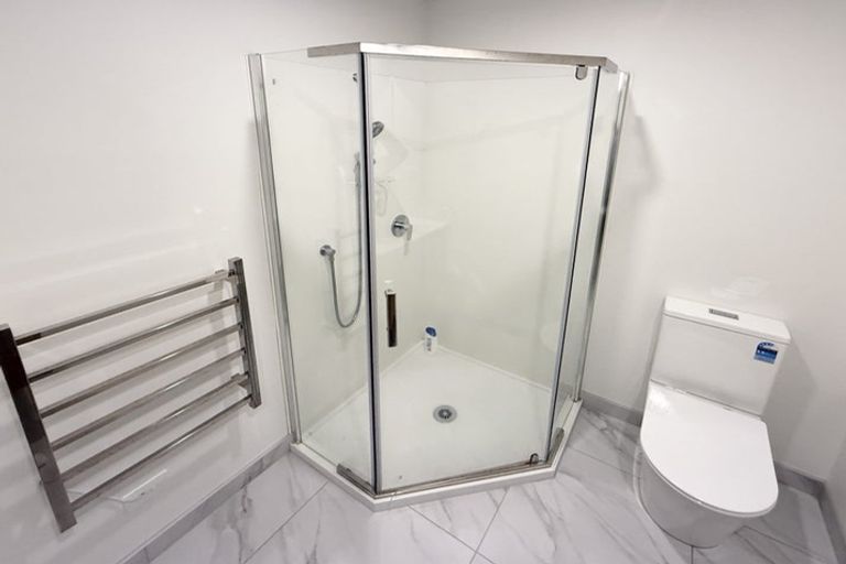 Photo of property in 12d Woodhouse Place, West Harbour, Auckland, 0618