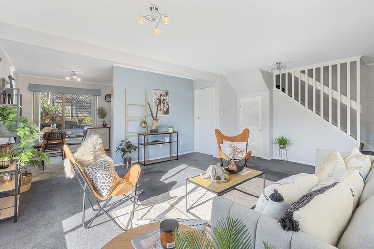 Photo of property in 85 Churton Drive, Churton Park, Wellington, 6037