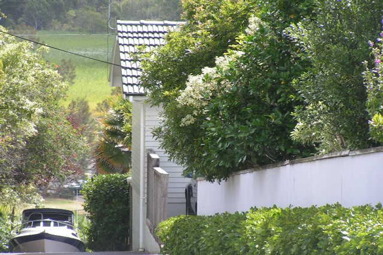 Photo of property in 54a Clarence Road, Northcote Point, Auckland, 0627