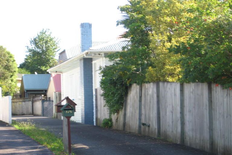 Photo of property in 2/5 Willerton Avenue, New Lynn, Auckland, 0600