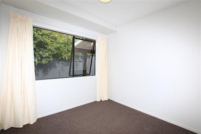 Photo of property in 3/137a Rangatira Road, Beach Haven, Auckland, 0626