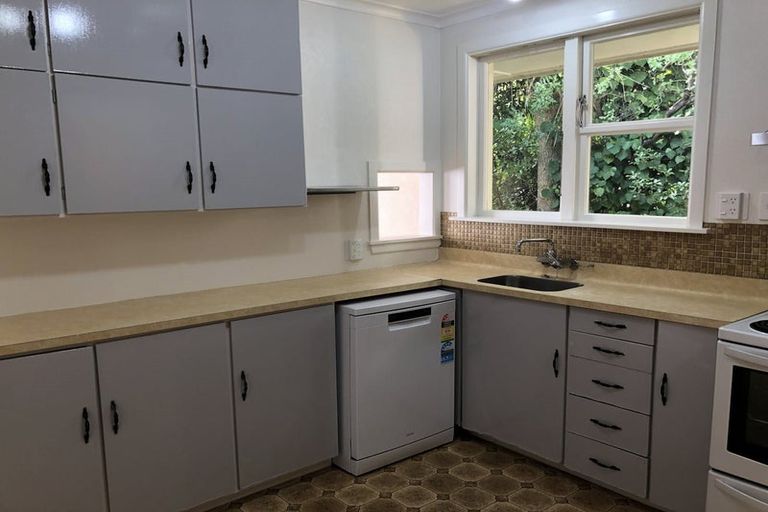 Photo of property in 2/54 Kings Crescent, Hutt Central, Lower Hutt, 5010