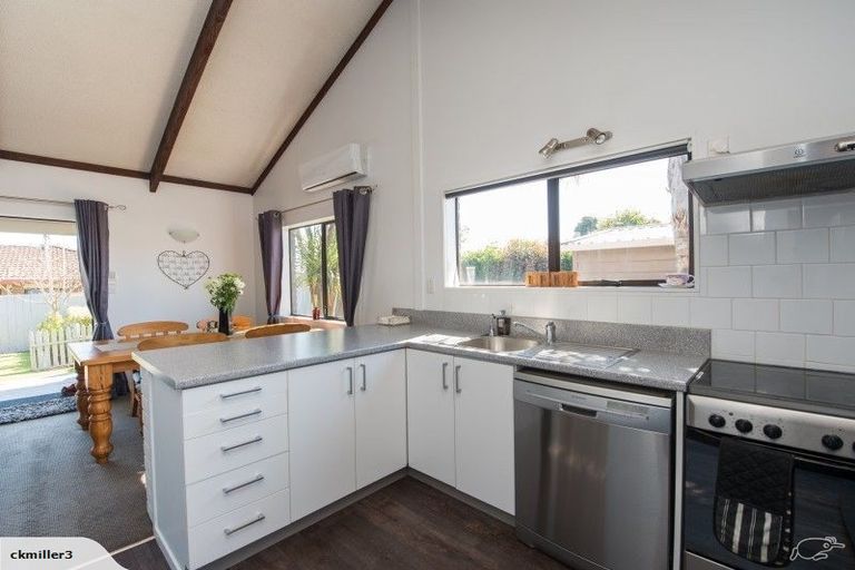 Photo of property in 17b Dover Road, St Andrews, Hamilton, 3200