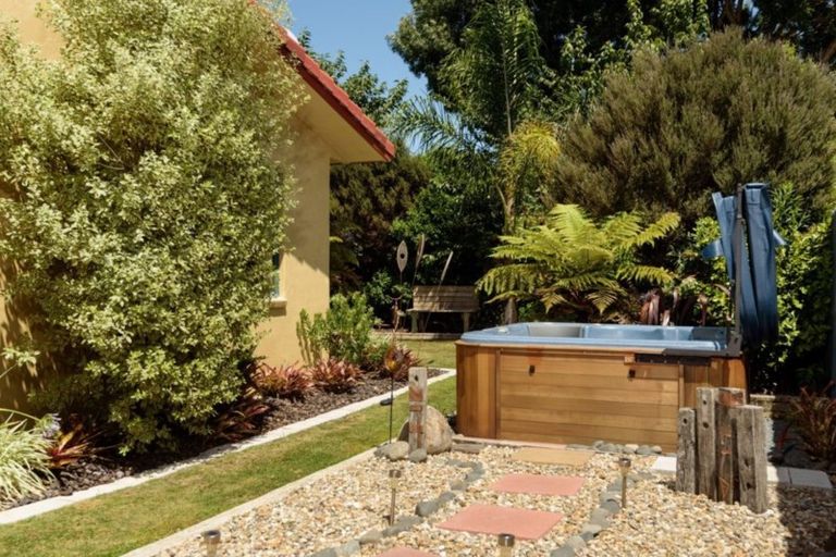 Photo of property in 102 Merriman Place, Pyes Pa, Tauranga, 3112