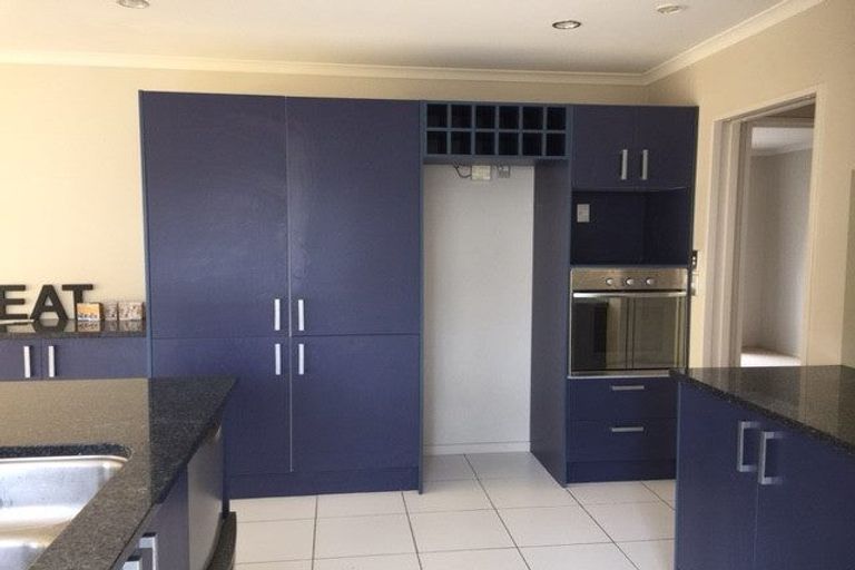 Photo of property in 7 Tsar Court, Flat Bush, Auckland, 2016