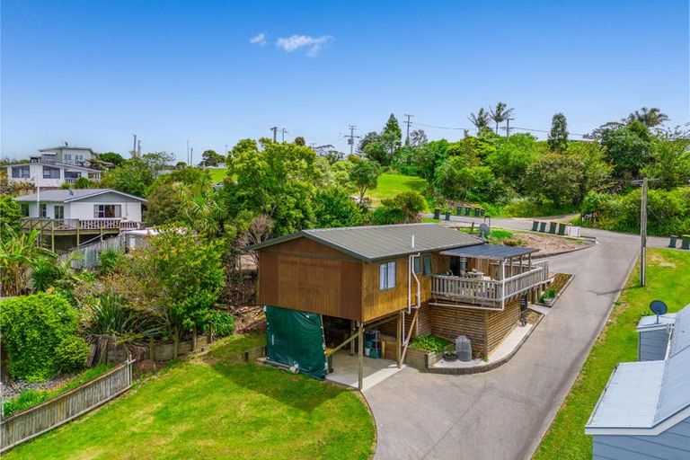 Photo of property in 78 Howard Road, Orere Point, Papakura, 2585