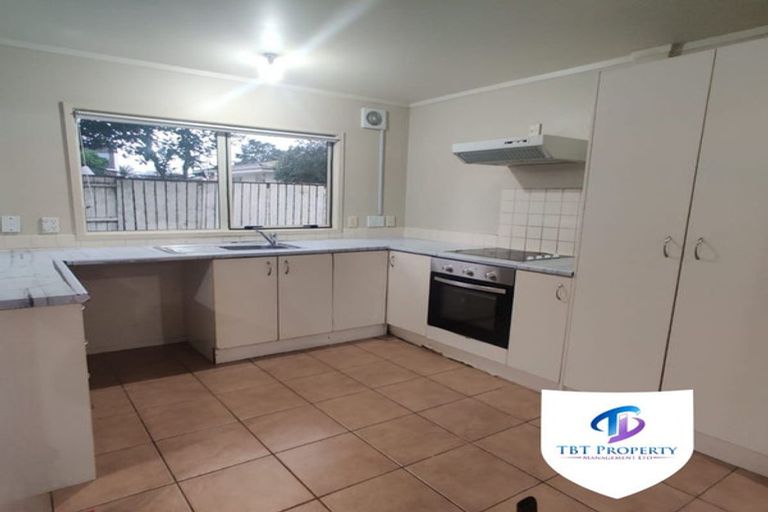 Photo of property in 3/240 Pakuranga Road, Pakuranga Heights, Auckland, 2010