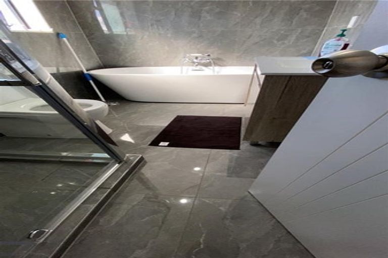 Photo of property in 466a Massey Road, Mangere East, Auckland, 2024