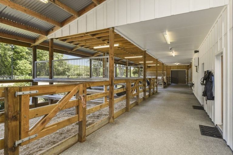 Photo of property in 17 Brookvale Lane, Taupaki, Henderson, 0782