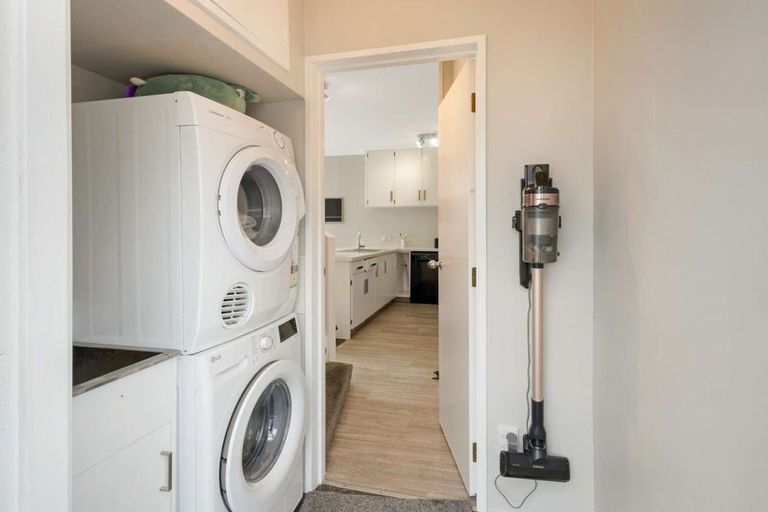 Photo of property in 138 Gloucester Street, Taradale, Napier, 4112