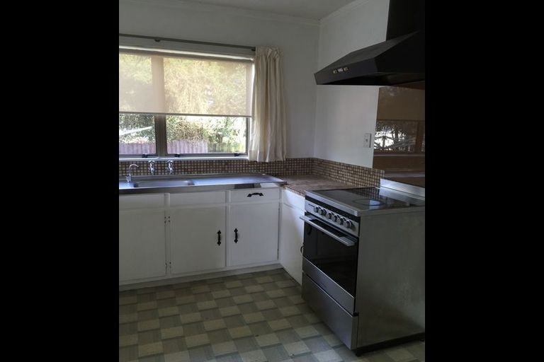 Photo of property in 2/9 Lancaster Road, Beach Haven, Auckland, 0626