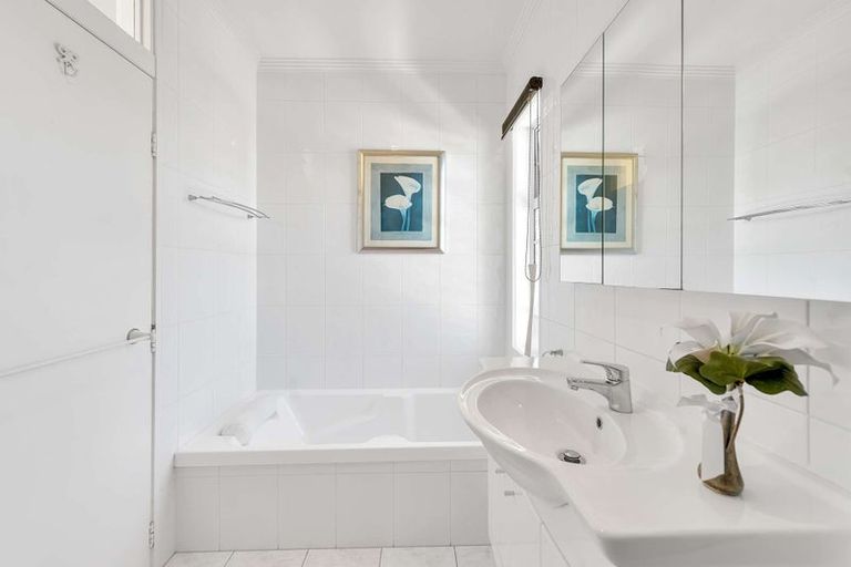 Photo of property in 84 Great North Road, Saint Johns Hill, Whanganui, 4500