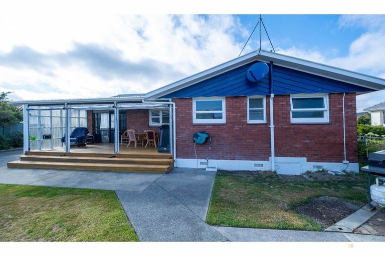 Photo of property in 24 Rhodes Street, Waimate, 7924