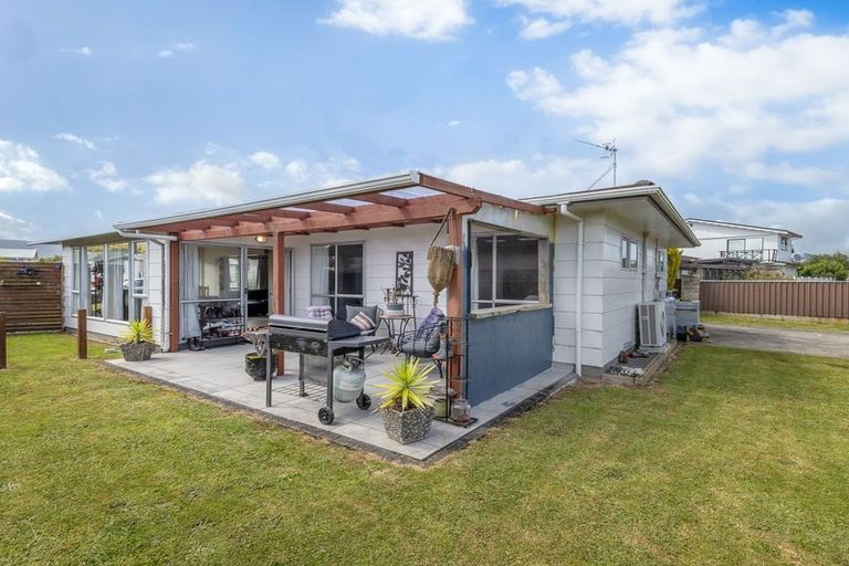 Photo of property in 3 Rimu Street, Levin, 5510